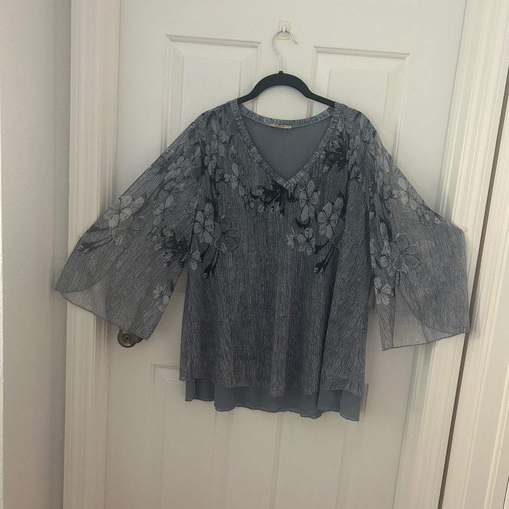 Elegant Floral Gray Women's Top